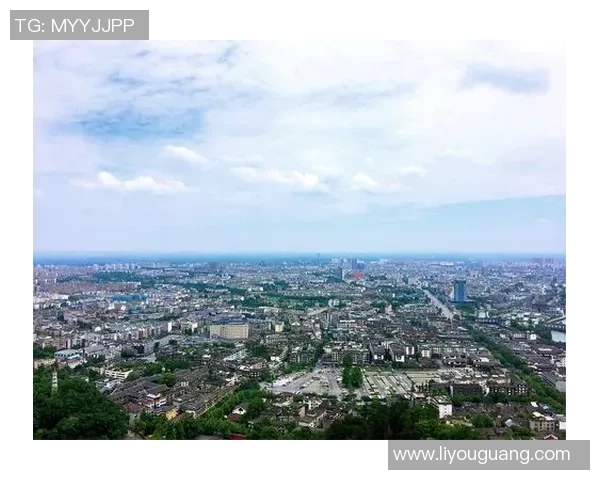 成都足球队在钻石联赛中的崛起与挑战全景回顾 成都足球队在钻石联赛中的崛起与挑战全景回顾